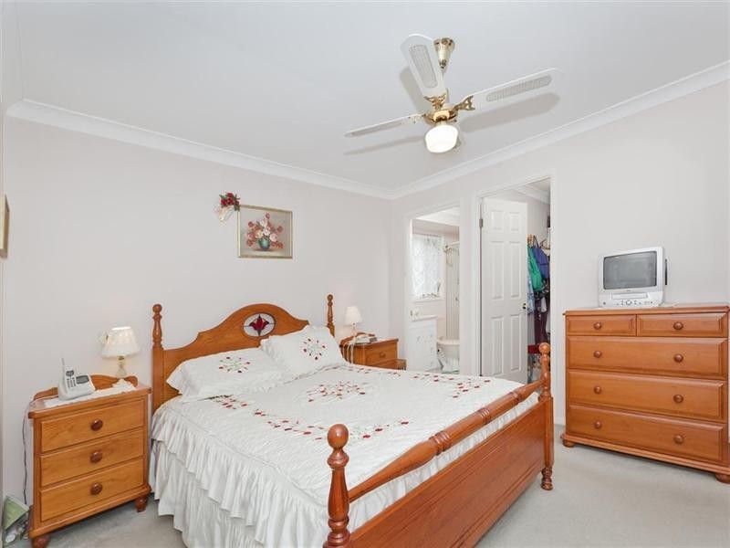 18 Lindeman Place, Eight Mile Plains QLD 4113