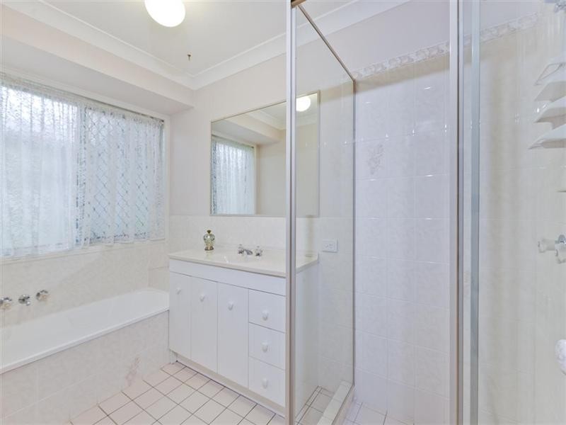 18 Lindeman Place, Eight Mile Plains QLD 4113