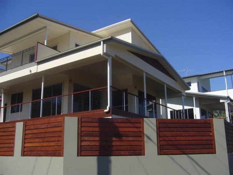 2 Lottie Street, Greenslopes QLD 4120