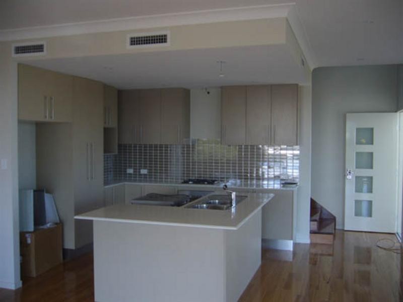 2 Lottie Street, Greenslopes QLD 4120