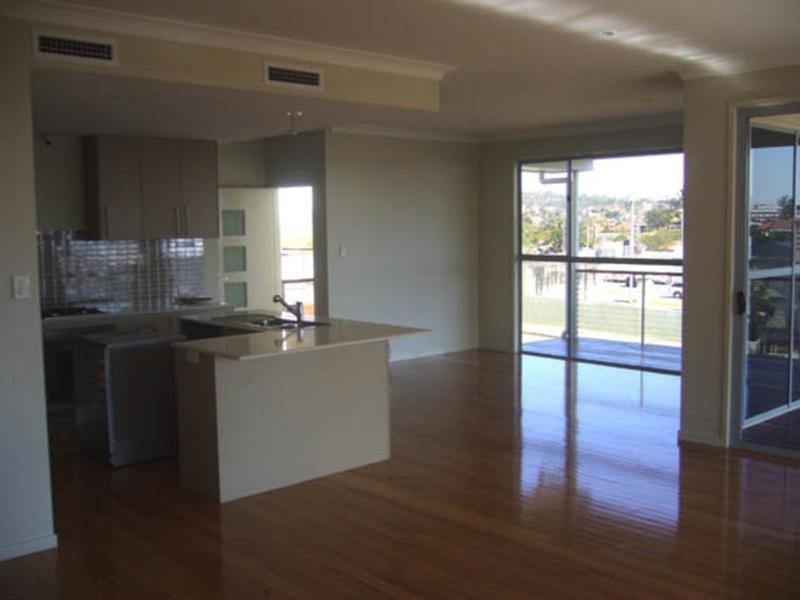 2 Lottie Street, Greenslopes QLD 4120