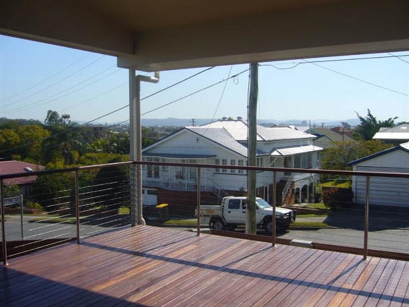 2 Lottie Street, Greenslopes QLD 4120