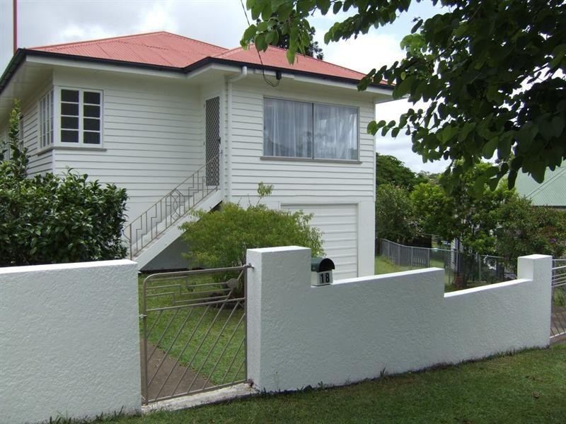 18 Gosling Street, Holland Park QLD 4121