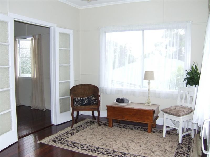 18 Gosling Street, Holland Park QLD 4121