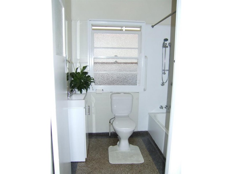 18 Gosling Street, Holland Park QLD 4121