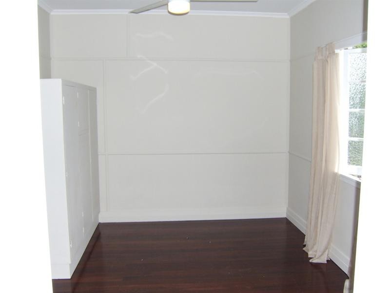 18 Gosling Street, Holland Park QLD 4121