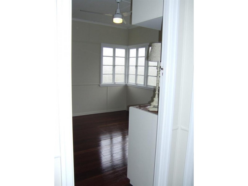 18 Gosling Street, Holland Park QLD 4121