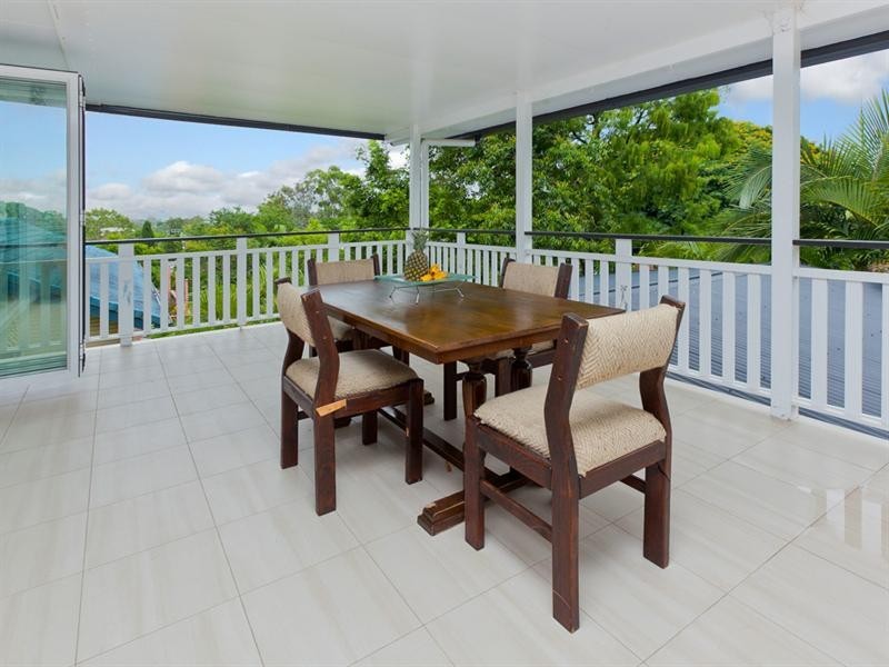 65 Dunrod Street, Holland Park West QLD 4121