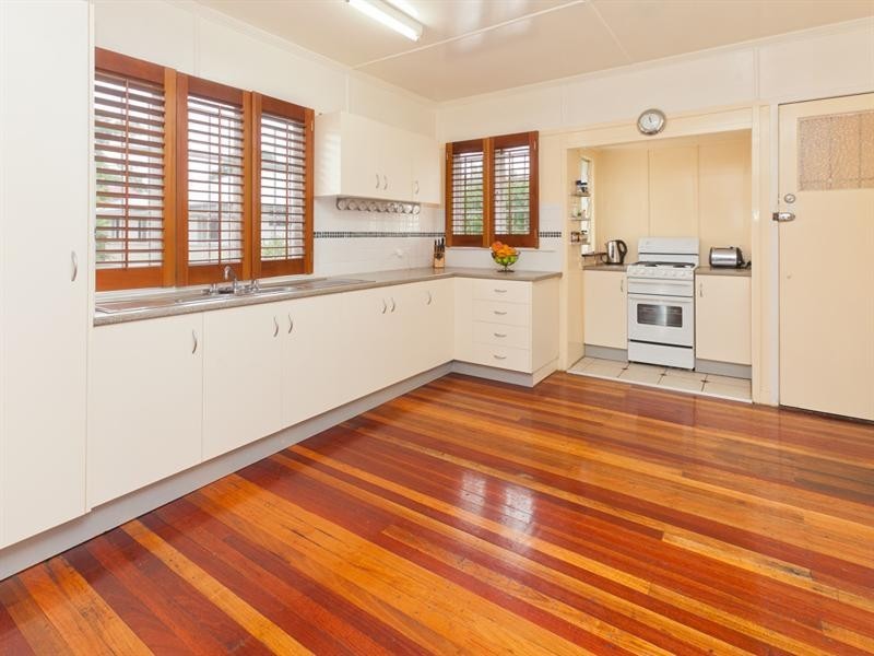 43 Cape Street, Holland Park QLD 4121