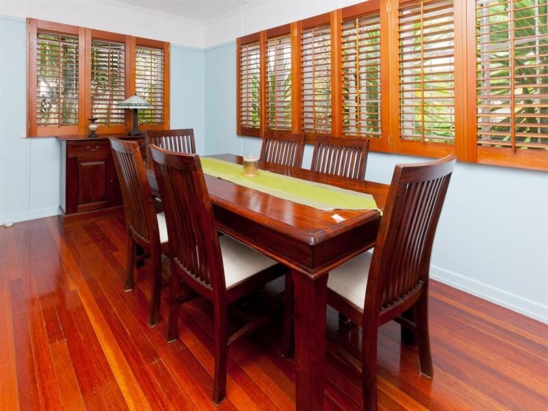 43 Cape Street, Holland Park QLD 4121