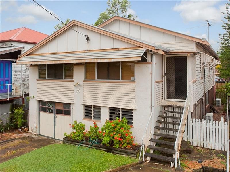 30 Vera Street, Greenslopes QLD 4120
