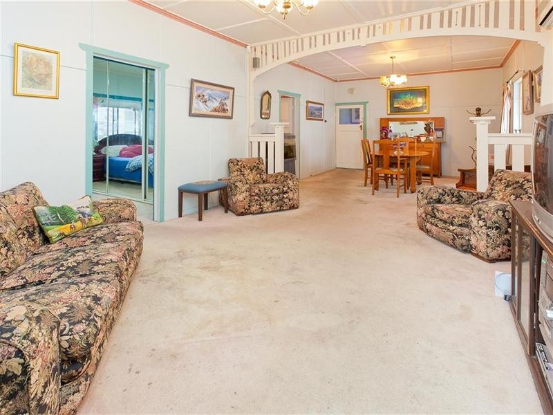 30 Vera Street, Greenslopes QLD 4120