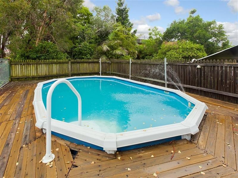 30 Vera Street, Greenslopes QLD 4120