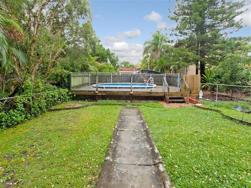30 Vera Street, Greenslopes QLD 4120