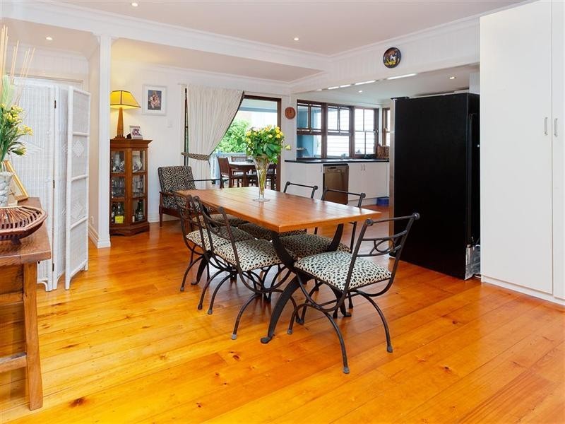 253 Nursery Road, Holland Park QLD 4121