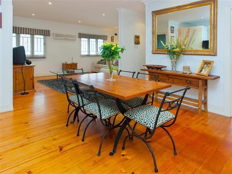 253 Nursery Road, Holland Park QLD 4121