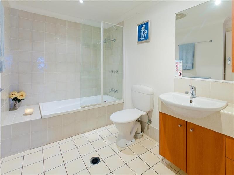 253 Nursery Road, Holland Park QLD 4121