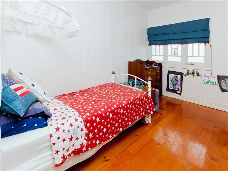 253 Nursery Road, Holland Park QLD 4121