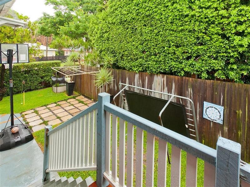 253 Nursery Road, Holland Park QLD 4121