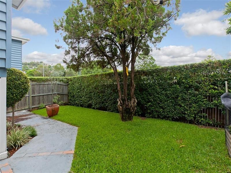 253 Nursery Road, Holland Park QLD 4121