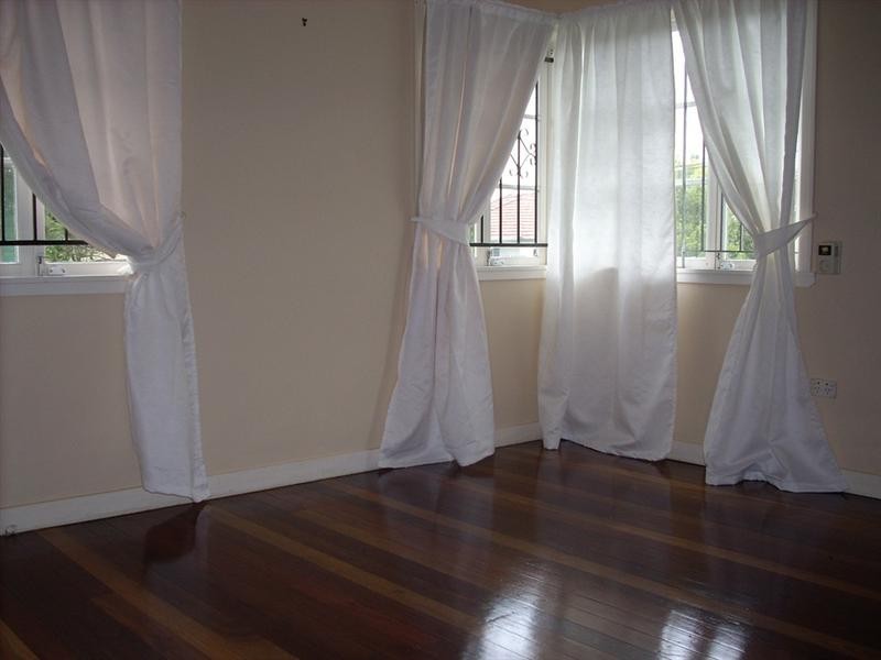 18 Roscoe Street, Holland Park QLD 4121