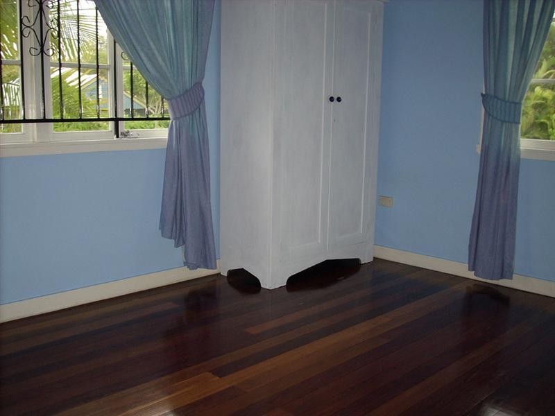 18 Roscoe Street, Holland Park QLD 4121