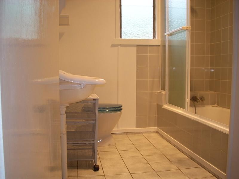 18 Roscoe Street, Holland Park QLD 4121