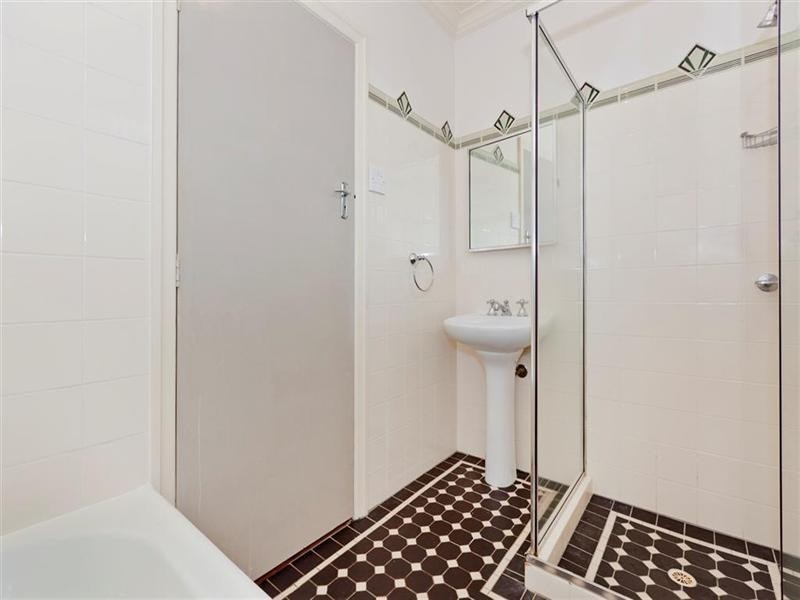 54 Hockings Street, Holland Park West QLD 4121