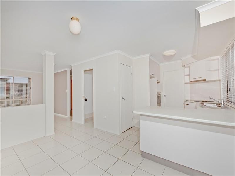 67 Pickthorne Street, Holland Park West QLD 4121