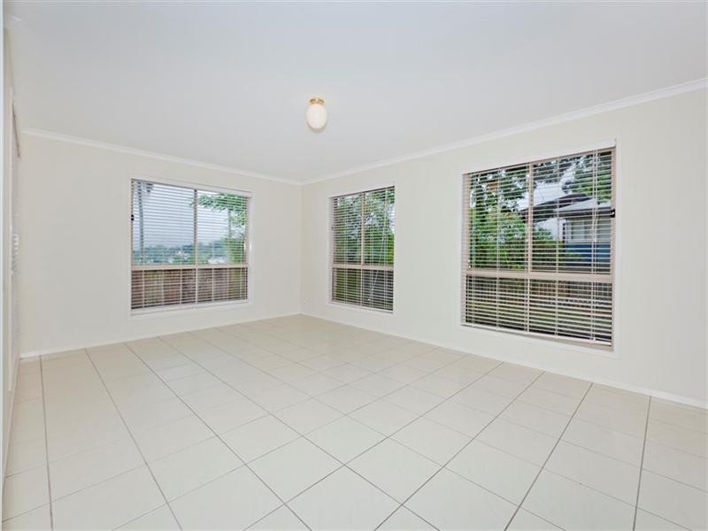 67 Pickthorne Street, Holland Park West QLD 4121