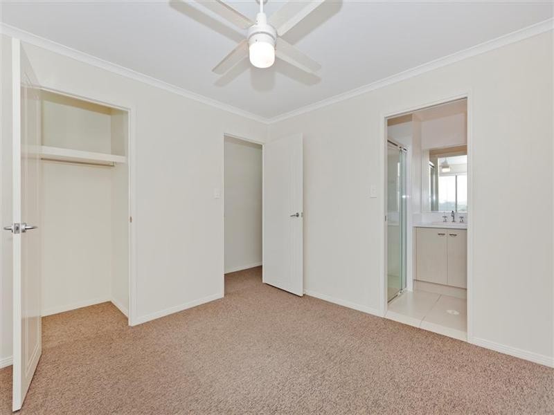 67 Pickthorne Street, Holland Park West QLD 4121