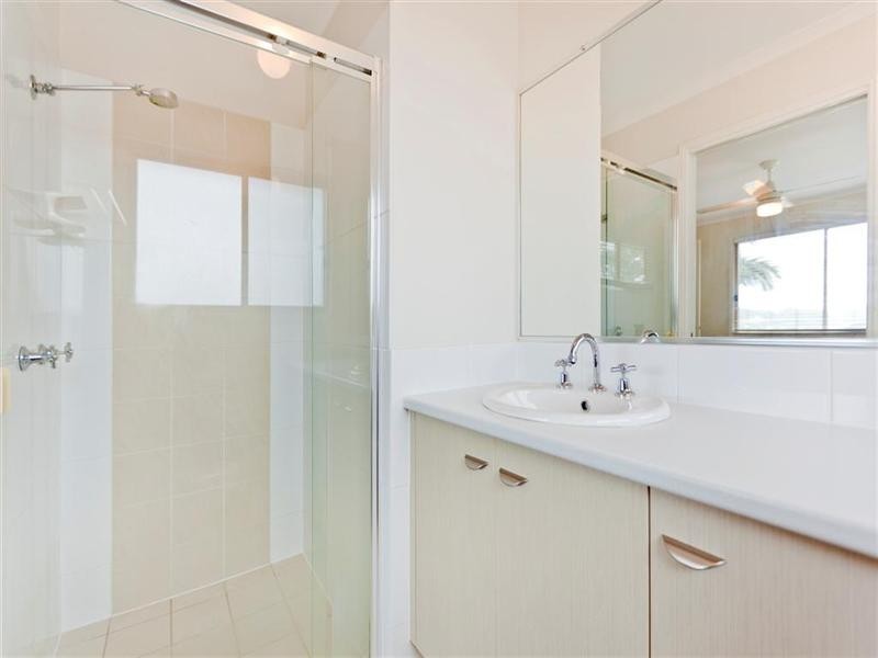 67 Pickthorne Street, Holland Park West QLD 4121