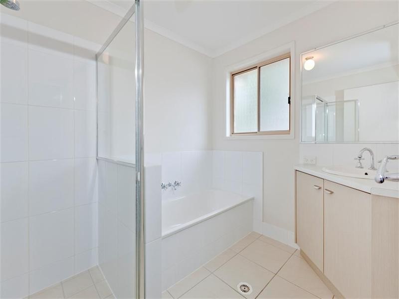 67 Pickthorne Street, Holland Park West QLD 4121