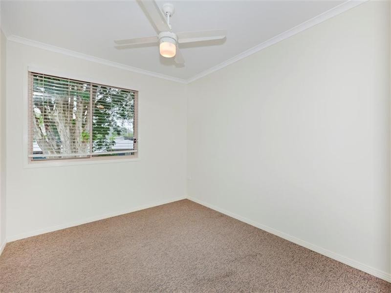 67 Pickthorne Street, Holland Park West QLD 4121