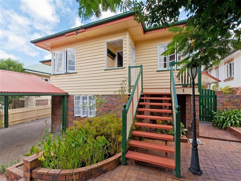 129 Lloyd Street, Camp Hill QLD 4152