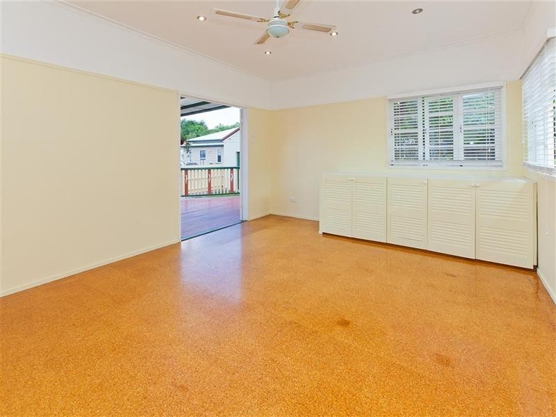 129 Lloyd Street, Camp Hill QLD 4152