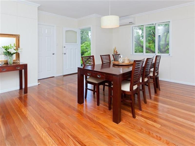 24 Oates Avenue, Holland Park QLD 4121