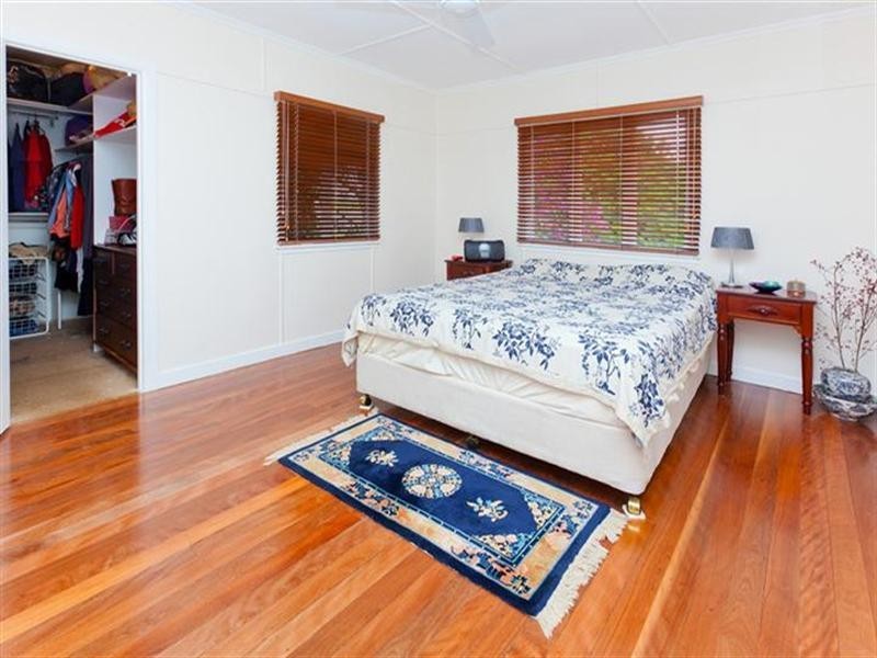 24 Oates Avenue, Holland Park QLD 4121