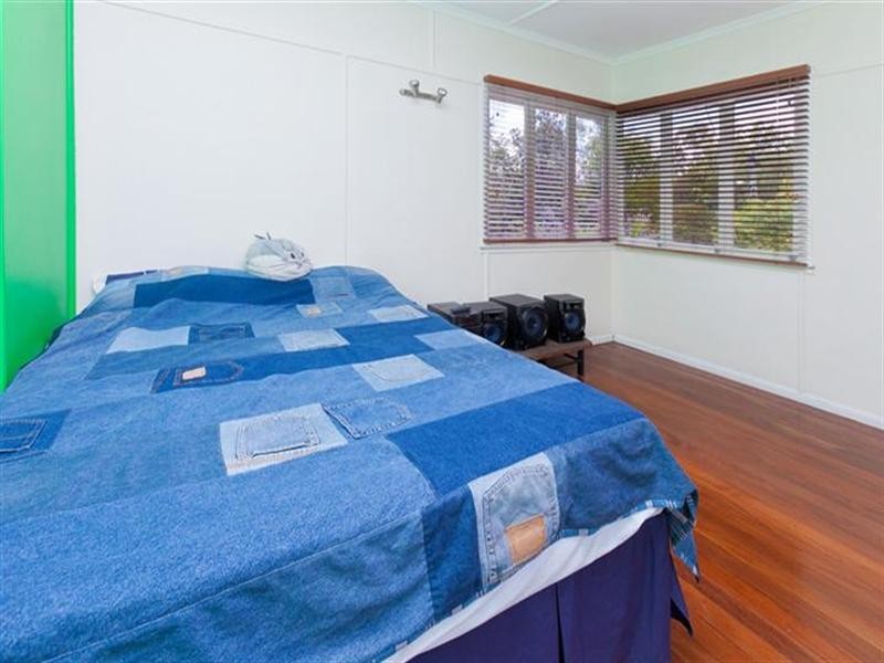 24 Oates Avenue, Holland Park QLD 4121