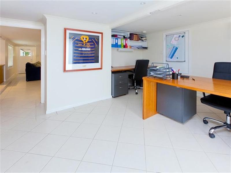 24 Oates Avenue, Holland Park QLD 4121