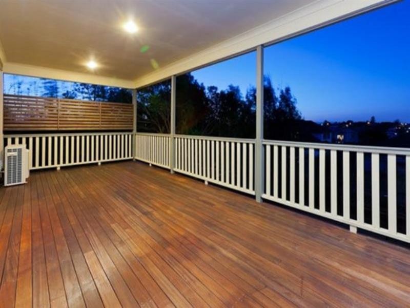 27 Boronia Avenue, Holland Park West QLD 4121