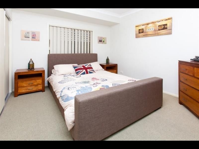 27 Boronia Avenue, Holland Park West QLD 4121