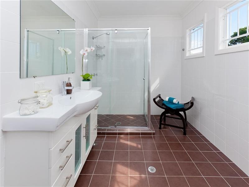 35 Albert Street, Holland Park West QLD 4121