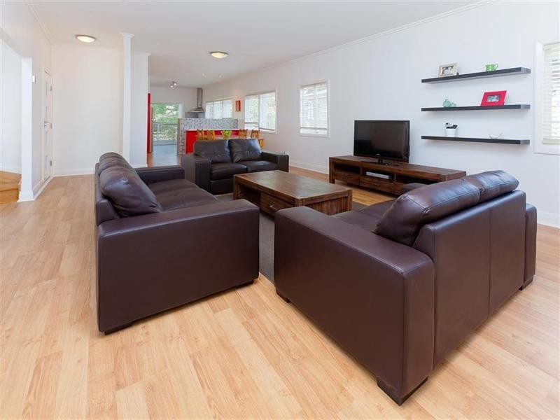 35 Albert Street, Holland Park West QLD 4121