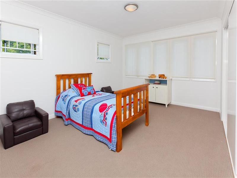 35 Albert Street, Holland Park West QLD 4121