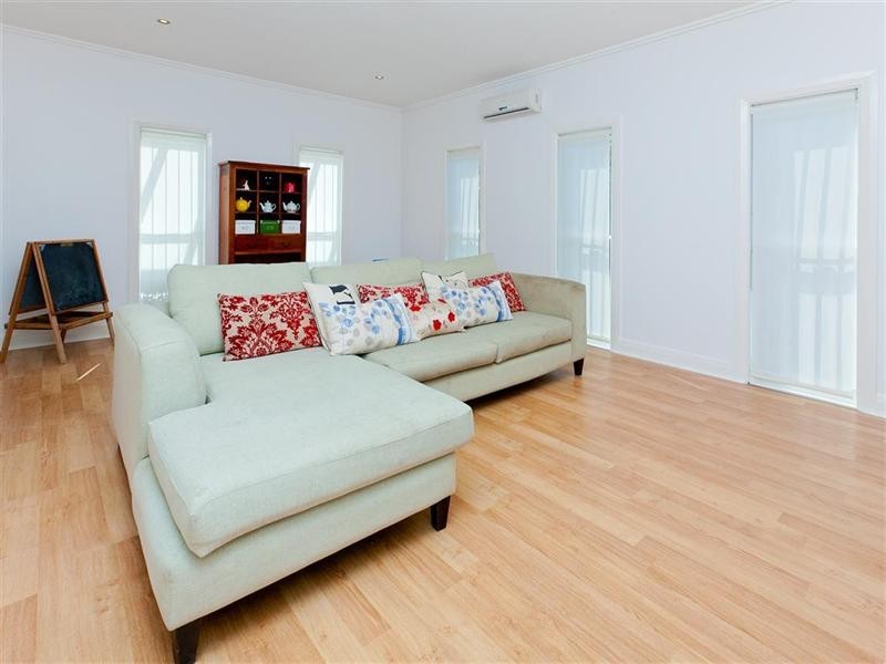 35 Albert Street, Holland Park West QLD 4121