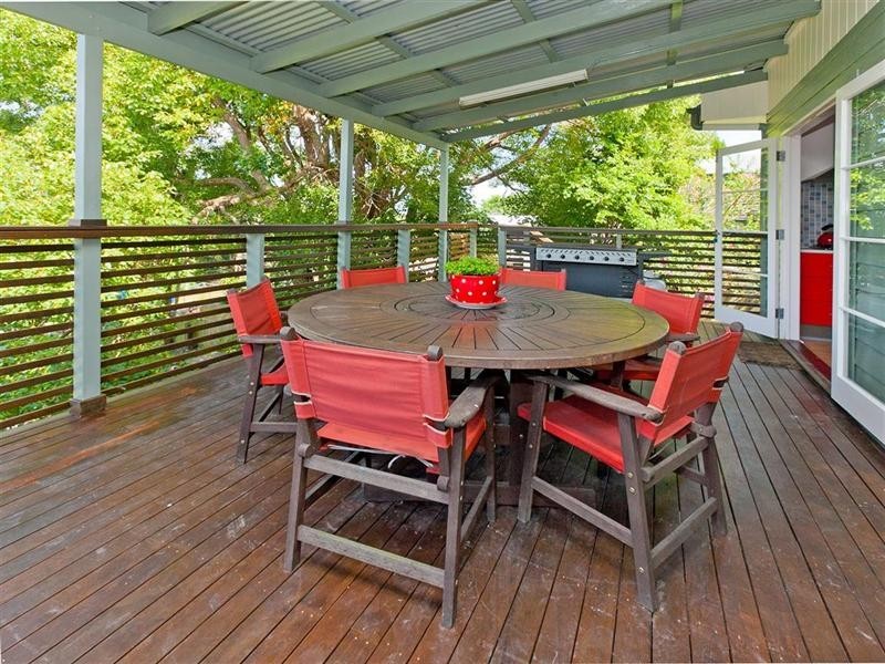 35 Albert Street, Holland Park West QLD 4121