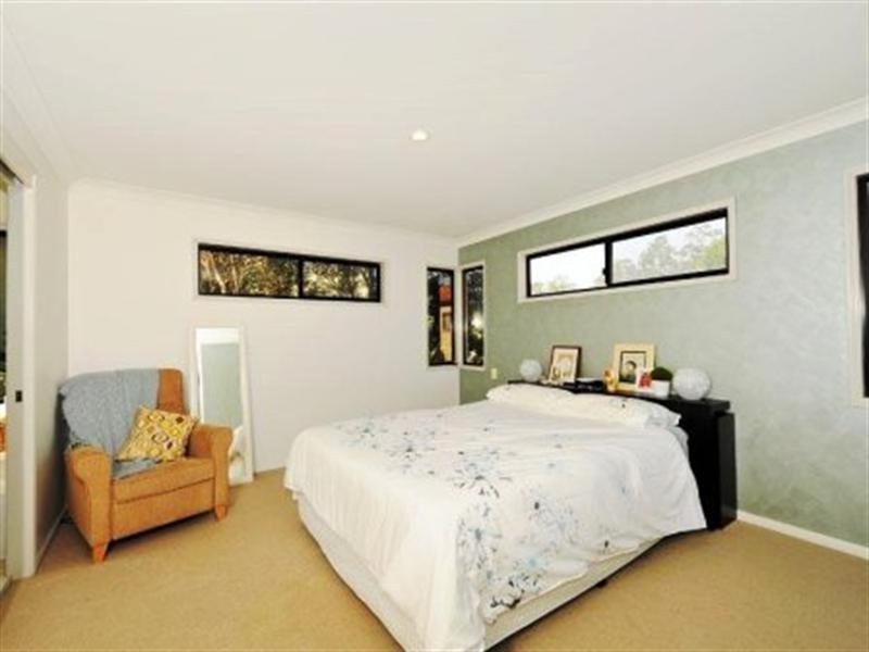 19 Estate Place, Holland Park West QLD 4121