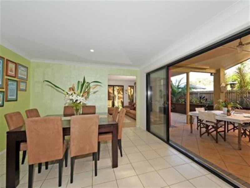 19 Estate Place, Holland Park West QLD 4121