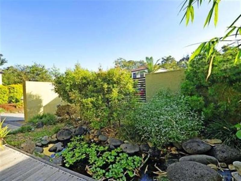 19 Estate Place, Holland Park West QLD 4121